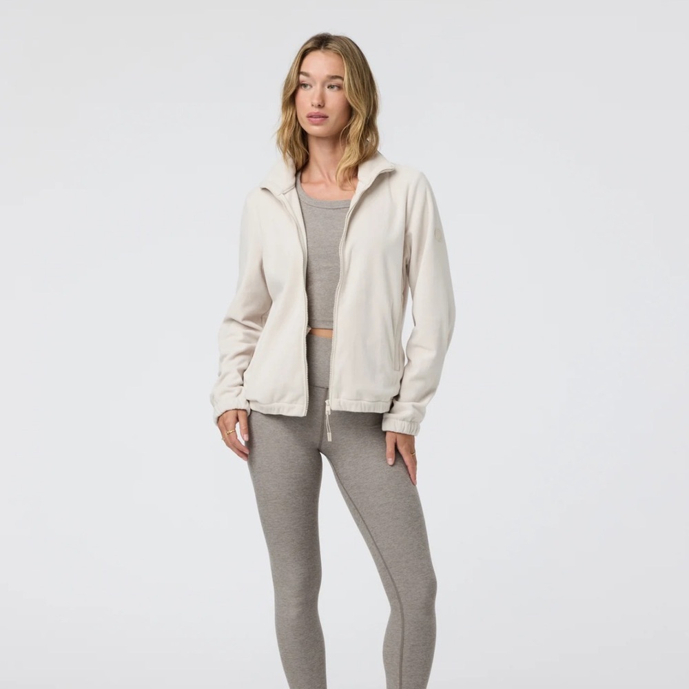 Vuori Women's Aspen Full Zip Jacket in Dune Size Large - Picture 16 of 16